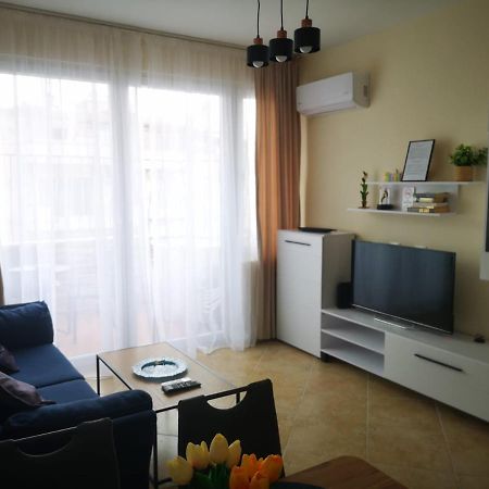 Riviera Deluxe Apartments Vlorë Exterior foto