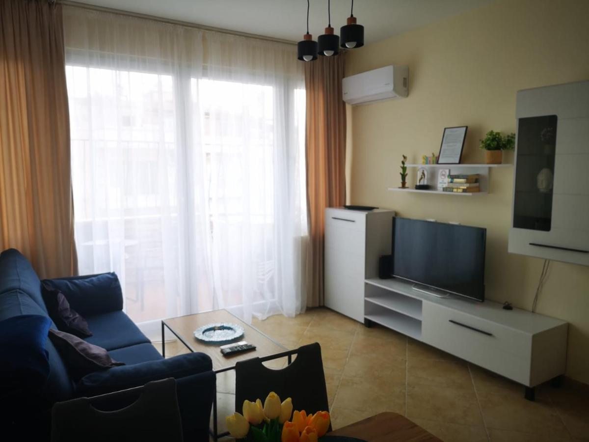 Riviera Deluxe Apartments Vlorë Exterior foto