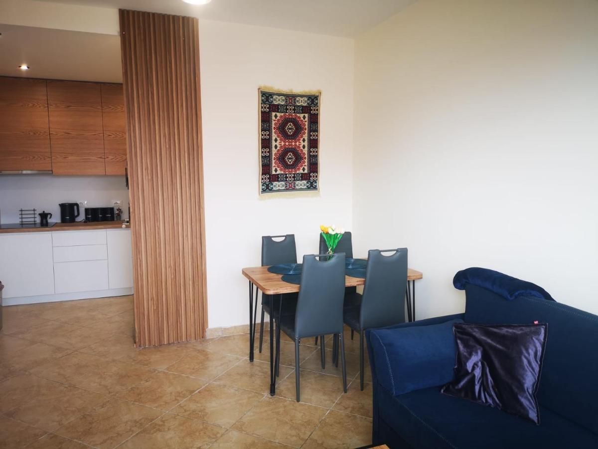 Riviera Deluxe Apartments Vlorë Exterior foto